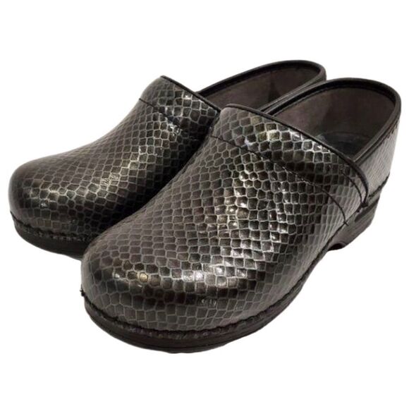 Dansko Gray Slip Resistant Clogs Sz 38/7 - Picture 1 of 8